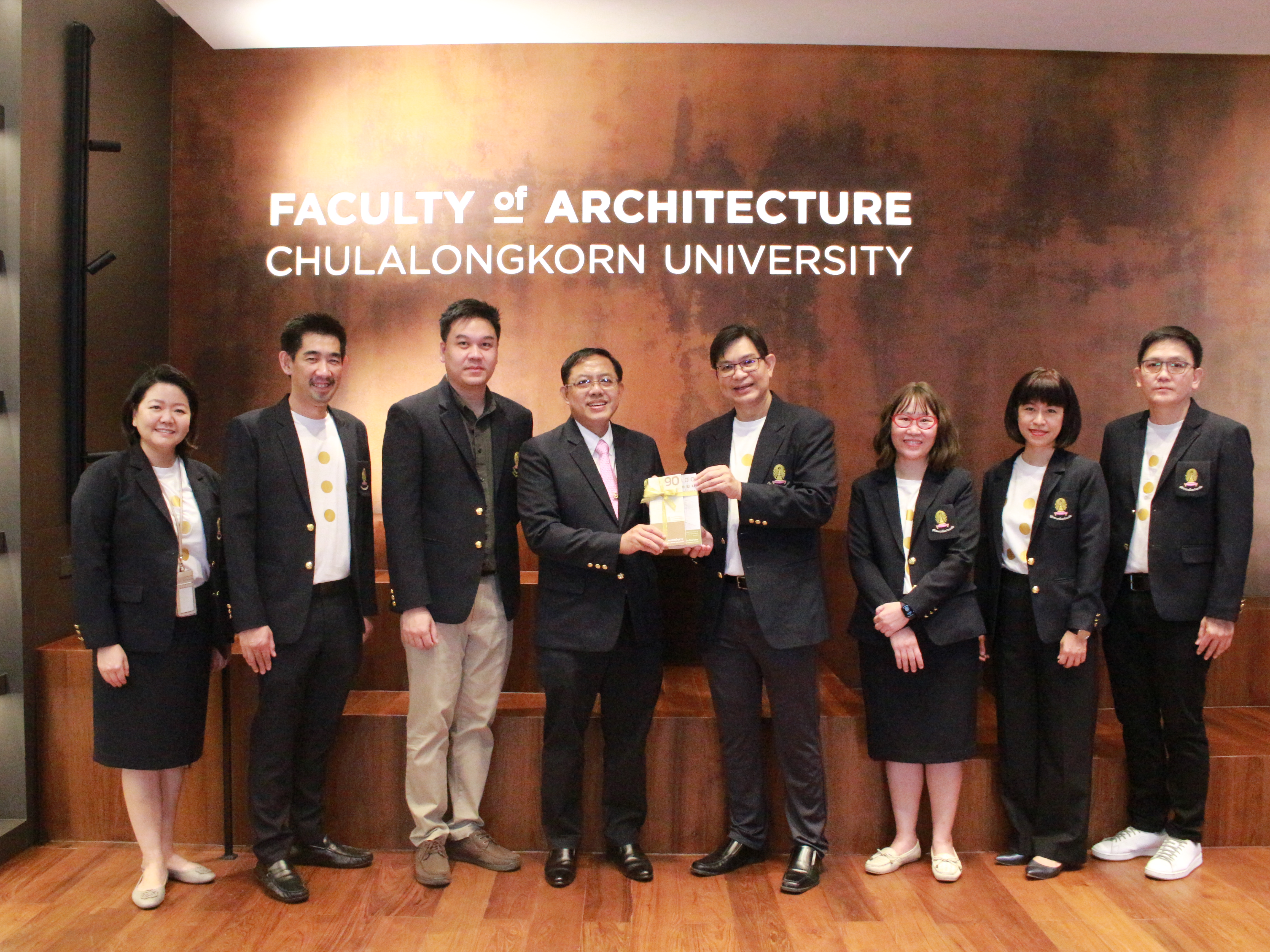 สถาบันฯ ร่วมแสดงความยินดีเนื่องในโอกาสครบรอบ 90 ปี แห่งการสถาปนาคณะสถาปัตยกรรมศาสตร์ จุฬาลงกรณ์มหาวิทยาลัย (23 พ.ค. 2566)